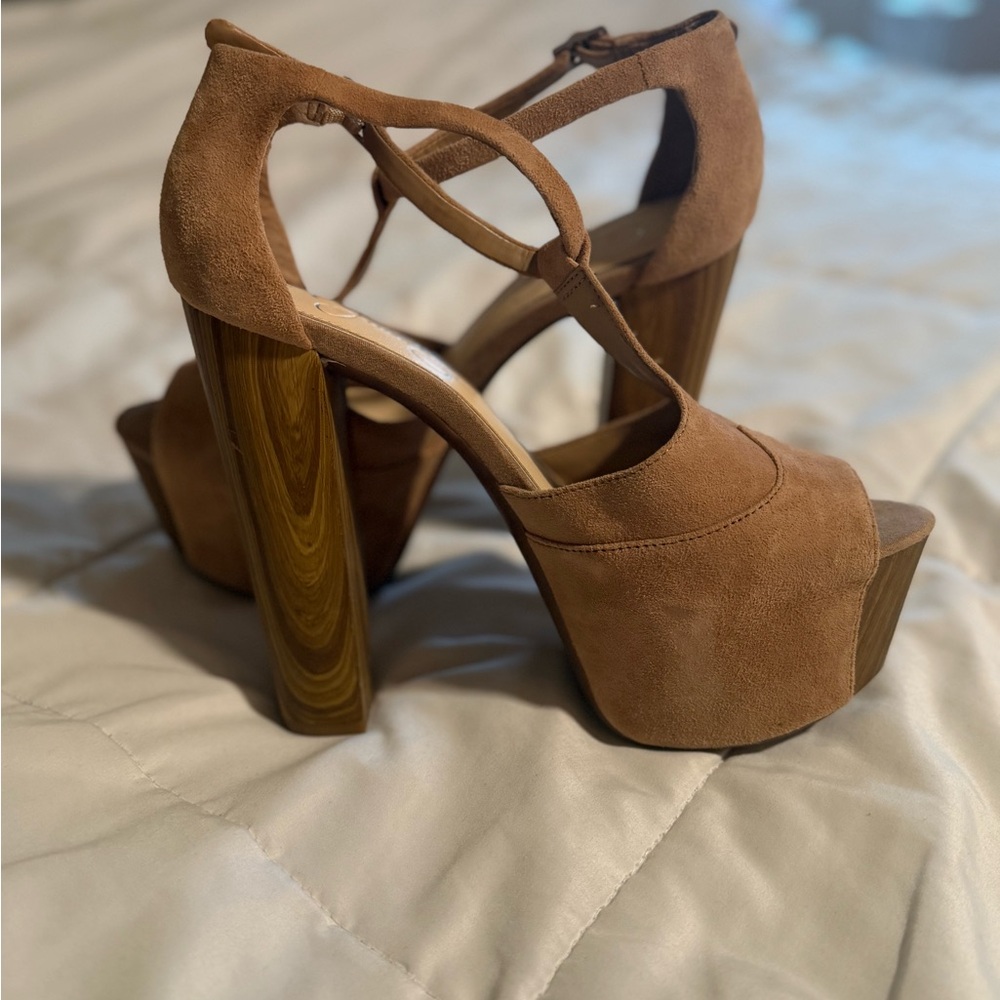 Jessica Simpson Tan Platform Heels